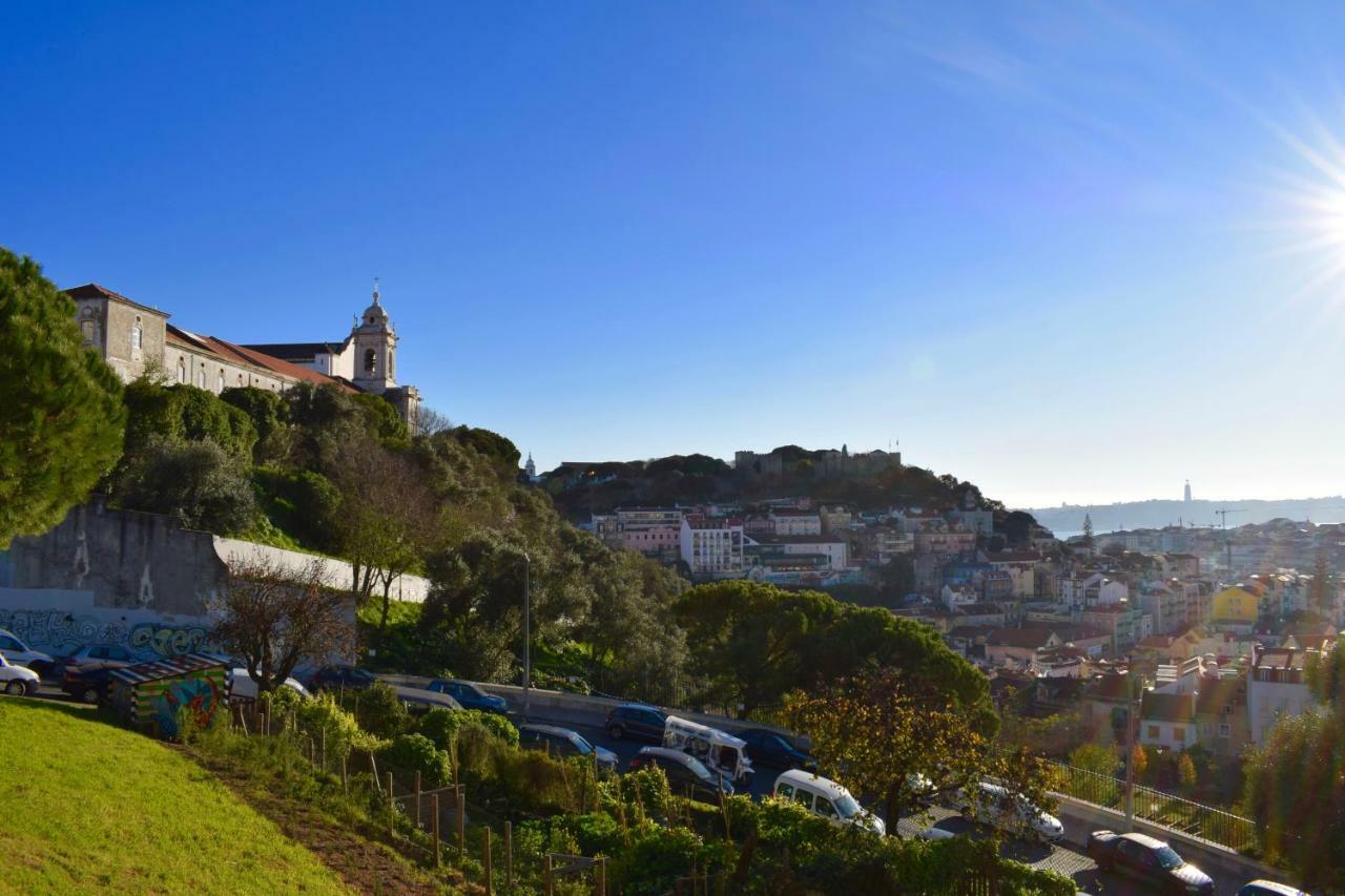 Aesthetic Riverview Apartment In Historical Lisbon Bagian luar foto