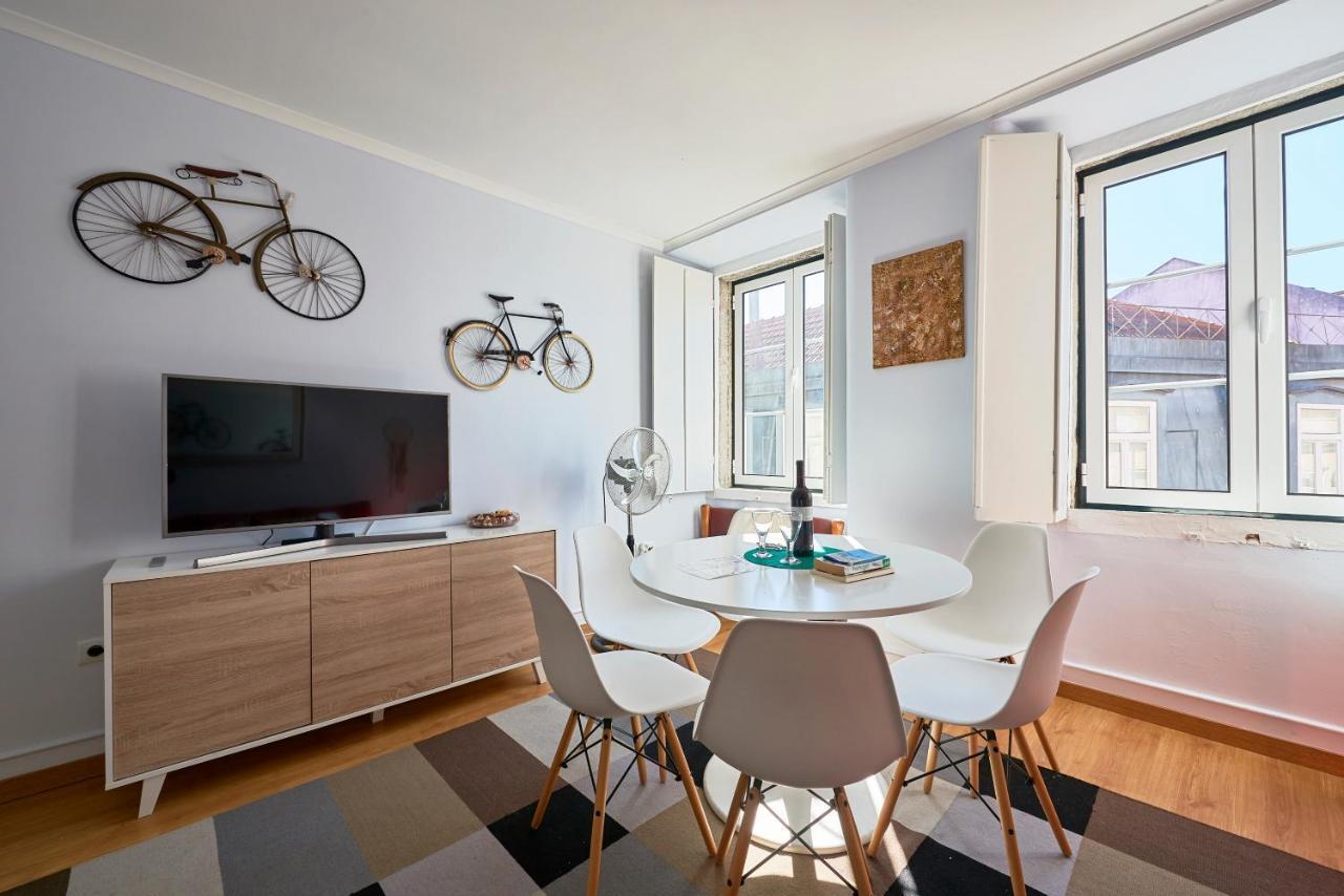 Aesthetic Riverview Apartment In Historical Lisbon Bagian luar foto