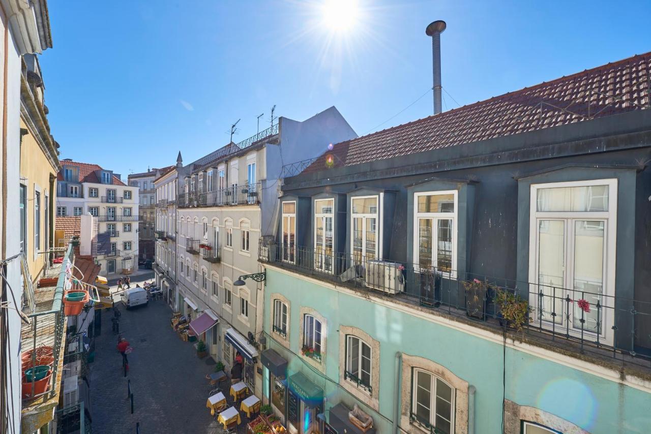 Aesthetic Riverview Apartment In Historical Lisbon Bagian luar foto