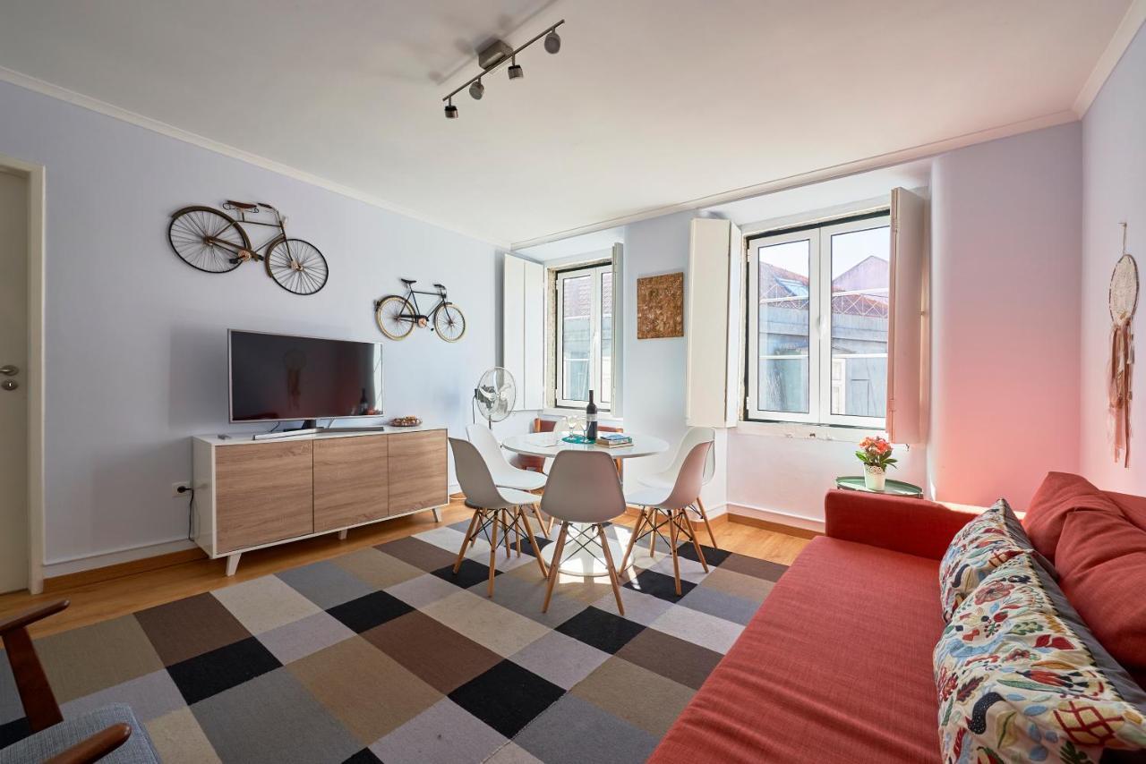 Aesthetic Riverview Apartment In Historical Lisbon Bagian luar foto