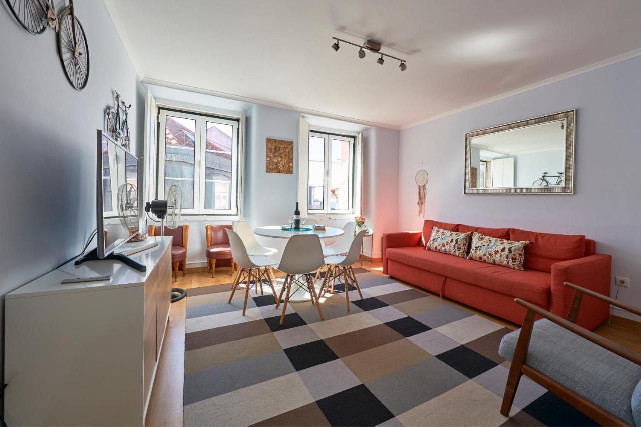 Aesthetic Riverview Apartment In Historical Lisbon Bagian luar foto