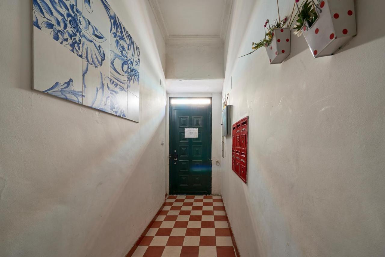 Aesthetic Riverview Apartment In Historical Lisbon Bagian luar foto