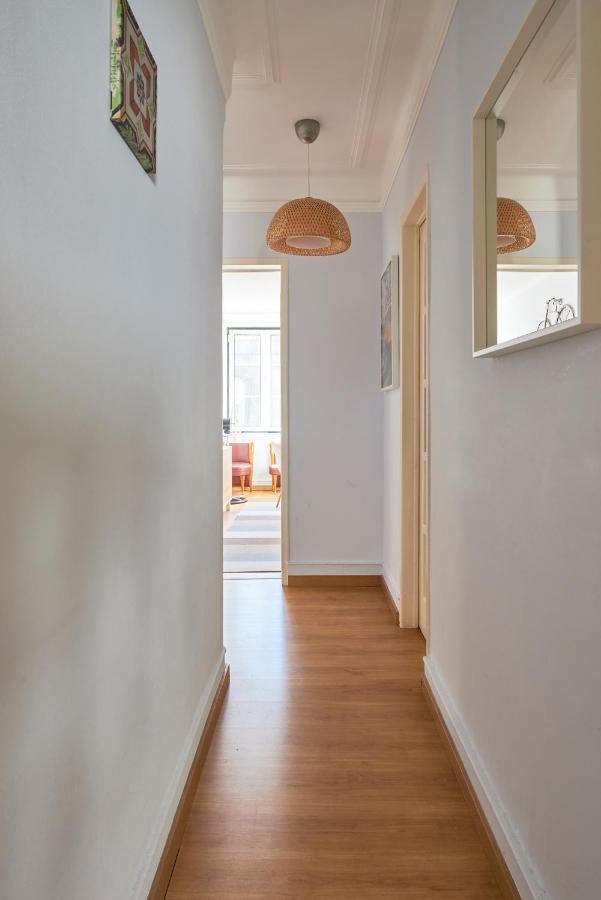 Aesthetic Riverview Apartment In Historical Lisbon Bagian luar foto