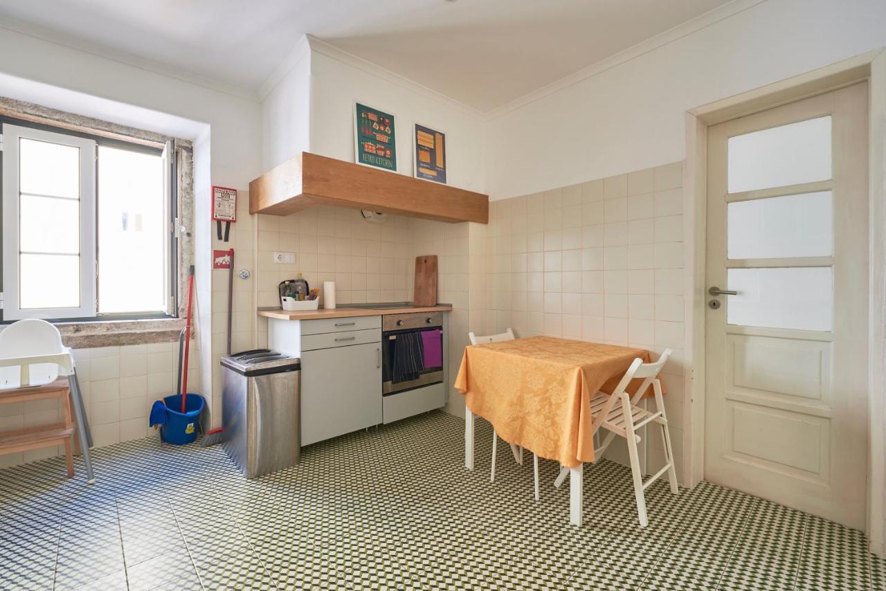 Aesthetic Riverview Apartment In Historical Lisbon Bagian luar foto