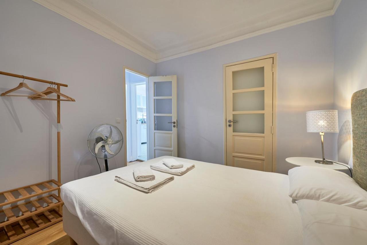 Aesthetic Riverview Apartment In Historical Lisbon Bagian luar foto