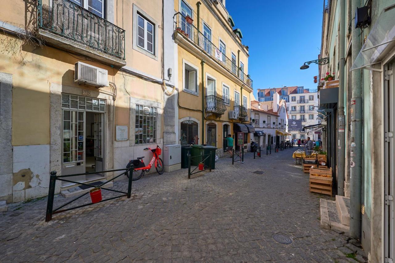 Aesthetic Riverview Apartment In Historical Lisbon Bagian luar foto