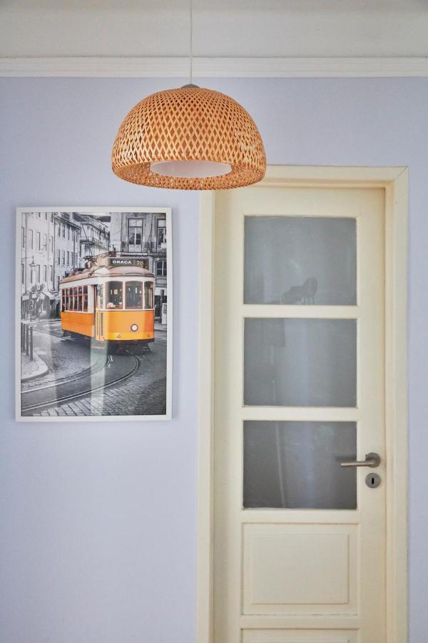 Aesthetic Riverview Apartment In Historical Lisbon Bagian luar foto
